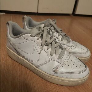 BOYS NIKE SHOES 👟